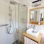 Dom wakacyjny Cosy - Petit-dejeuner Et Acces Jacuzzi Inclus *