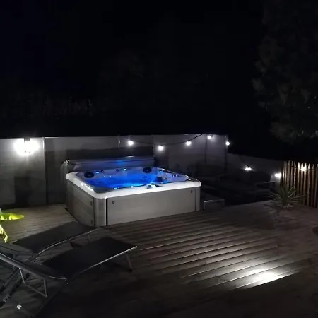 Cosy - Jacuzzi Et Petit-dejeuner Inclus *